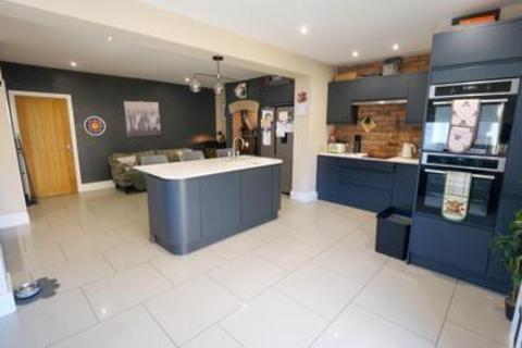 4 bedroom semi-detached house for sale, Tomlinson Road, Heysham, LA3 2LS
