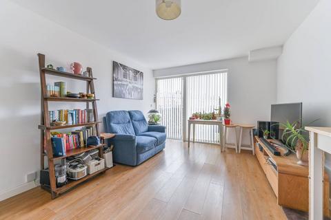 2 bedroom flat for sale, Cargreen Road, South Norwood, London, SE25