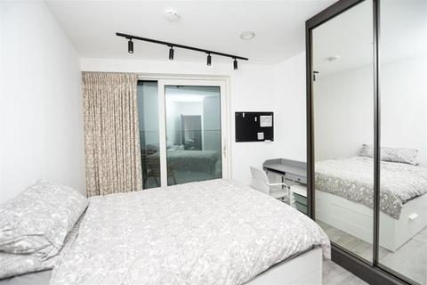 2 bedroom apartment to rent, Portal Way, Acton, London W3