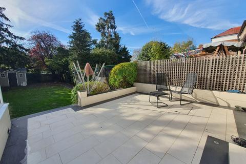 4 bedroom semi-detached house to rent, Blenheim Road, Harrow, HA2
