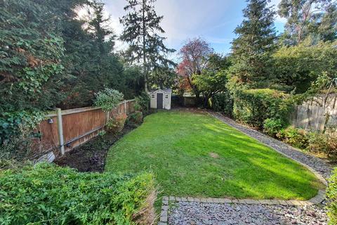4 bedroom semi-detached house to rent, Blenheim Road, Harrow, HA2