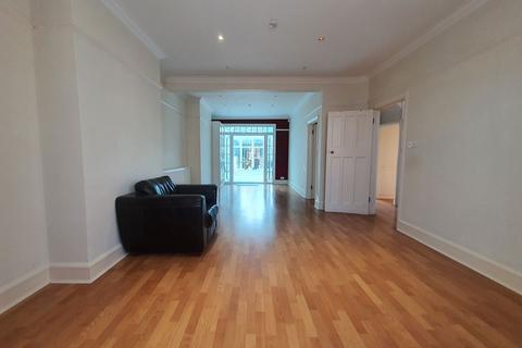 4 bedroom semi-detached house to rent, Blenheim Road, Harrow, HA2