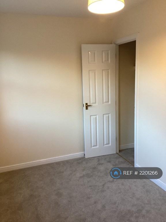 Bedroom 2 Fitted Wardrobe
