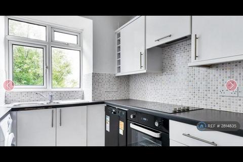 2 bedroom flat to rent, Rosebank Close, London, N12