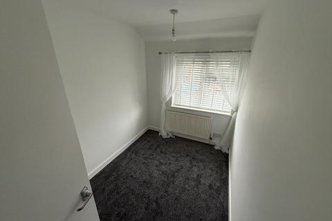3 bedroom semi-detached house to rent, Dawley, Telford TF4