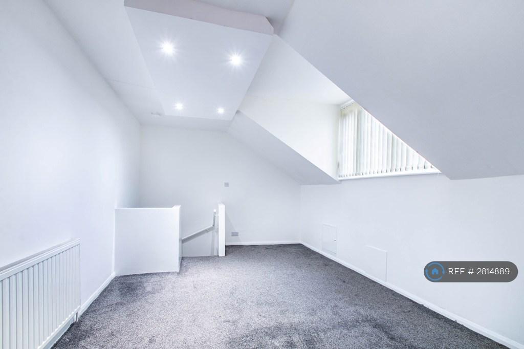Upper Floor Bedroom 2