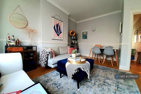 2 bedroom flat to rent, Barry Road, London, SE22