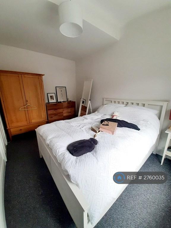 Bedroom 1 13'5 x 9'0