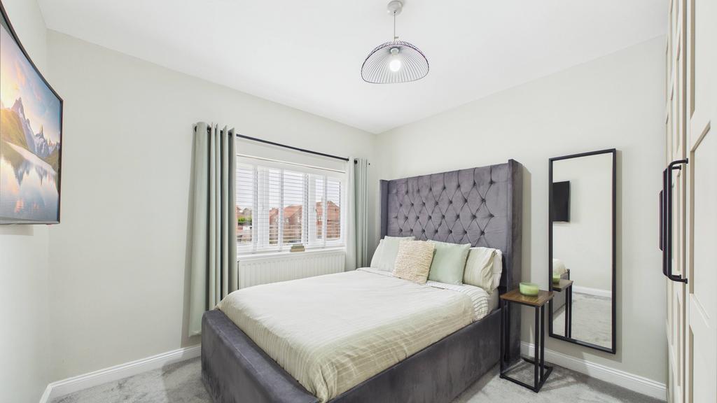 Bedroom 1 (1)