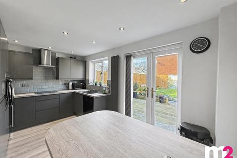 3 bedroom detached house for sale, Manor Park, Newport NP10