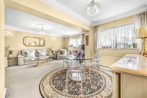 2 bedroom apartment for sale, Spencer Close, London, N3