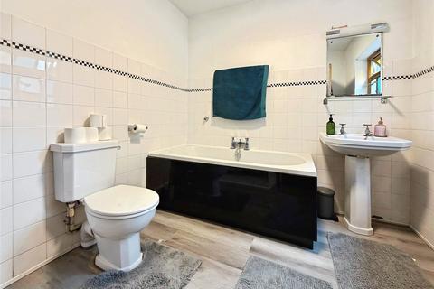 3 bedroom semi-detached house for sale, Bennetts Yard, High Street, Uxbridge