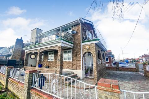 4 bedroom detached house for sale, Shell Beach Road, Canvey Island