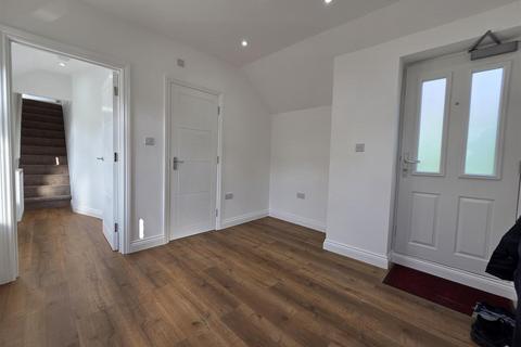 2 bedroom flat to rent, Conway Road, Plumstead