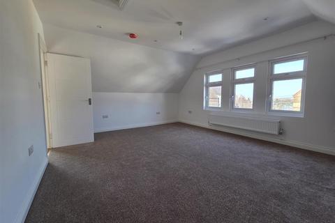 2 bedroom flat to rent, Conway Road, Plumstead