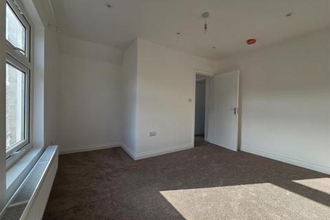 2 bedroom flat to rent, Conway Road, Plumstead