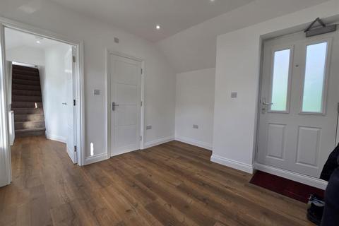 2 bedroom flat to rent, Conway Road, Plumstead