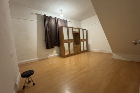 3 bedroom terraced house to rent, Curzon Road, Leicester LE2