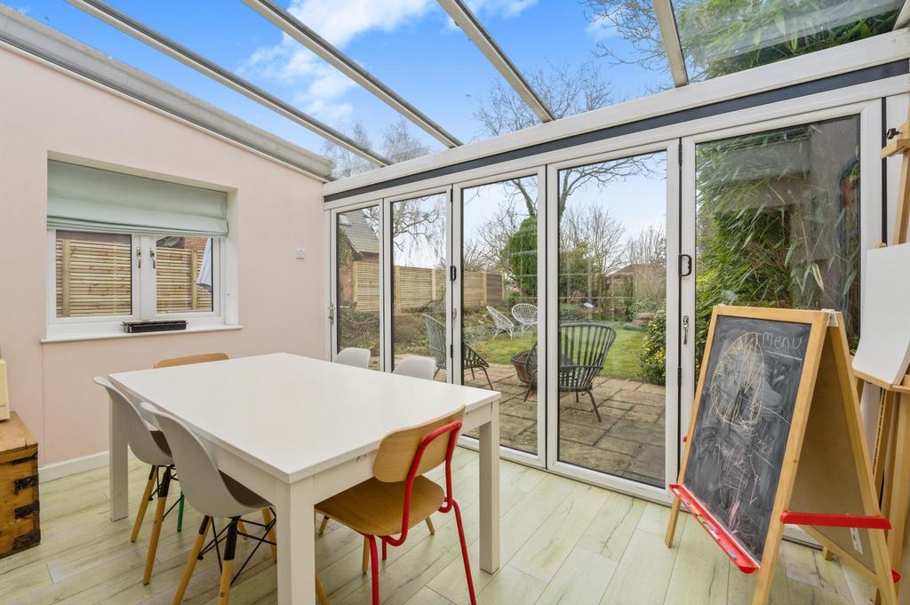 GLASS WALLED DINING ROOM.jpg