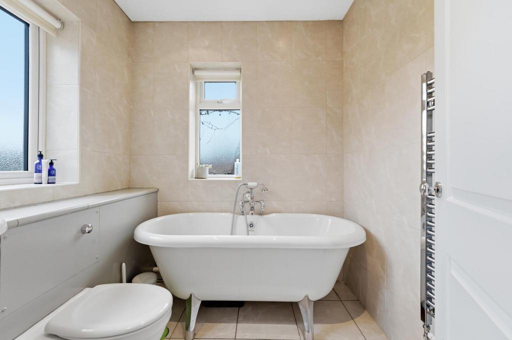 STYLISH BATHROOM.jpg