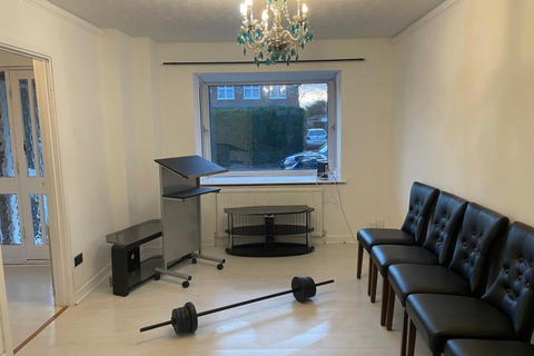 undefined, Bullers Road, Farnham GU9
