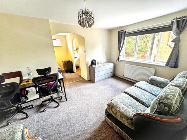 Apartment in Stratford - View 3