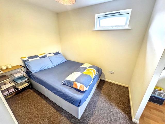 Apartment in Stratford - View 5