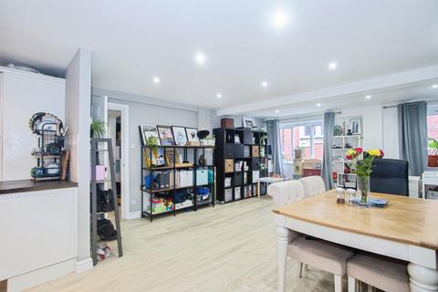 2 bedroom apartment for sale, Bombay Street, Manchester, M1