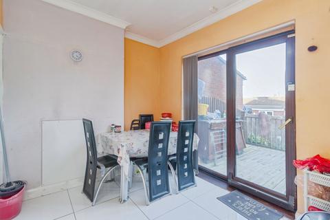 3 bedroom semi-detached house for sale, Averil Road, Leicester, LE5