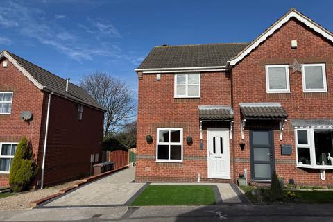 2 bedroom semi-detached house to rent, Quarry Bank Close, Cudworth, Barnsley