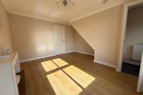 2 bedroom semi-detached house to rent, Quarry Bank Close, Cudworth, Barnsley