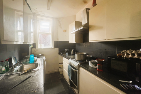 2 bedroom maisonette for sale, Western Road, Southall