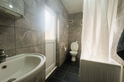 2 bedroom maisonette for sale, Western Road, Southall