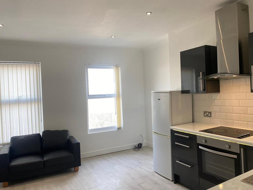 Apartment in Wavertree - View 4