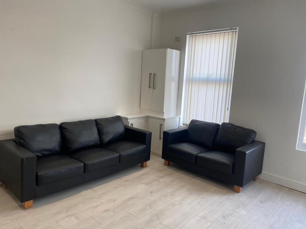 Apartment in Wavertree - More