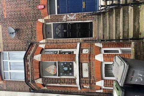 2 bedroom apartment to rent, Buxton Road, Luton