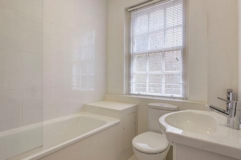 Studio to rent, 145 Fulham Road, London SW3