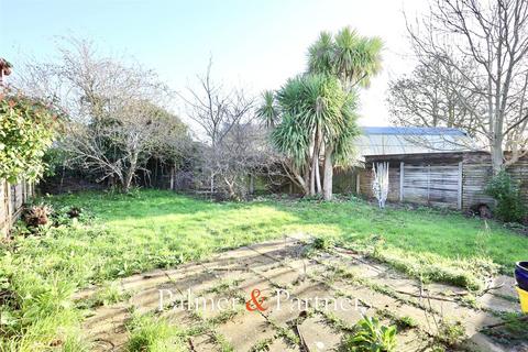 2 bedroom bungalow for sale, Brookvale, St. Osyth, Clacton-on-Sea, Essex, CO16