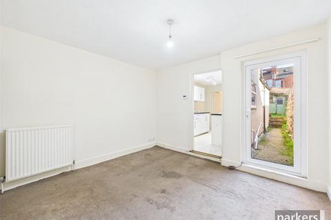 3 bedroom terraced house for sale, Brighton Road, Berkshire RG6