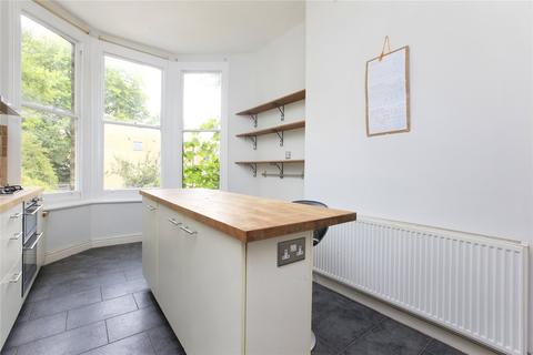 2 bedroom flat to rent, Carlton Mansions, London SW9