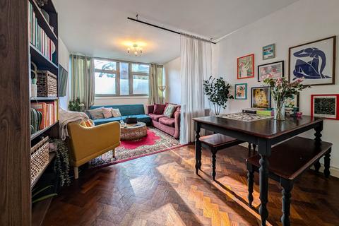 undefined, Hollytree Close, London