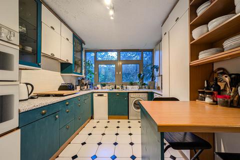 undefined, Hollytree Close, London