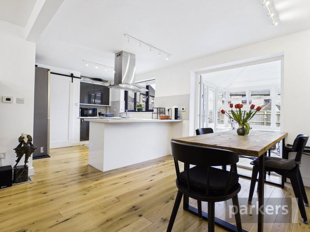 Kitchen/Dining
