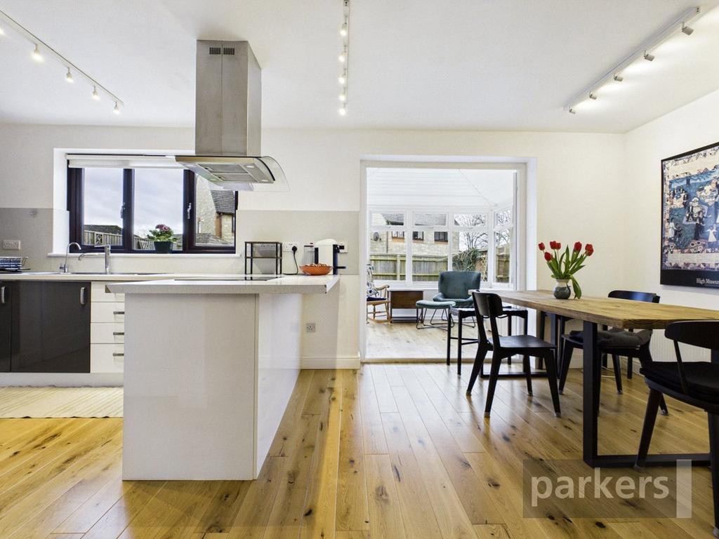 Kitchen/Dining