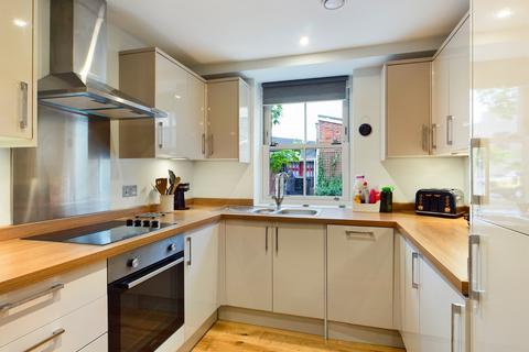 2 bedroom apartment for sale, Weybourne House, 7 Whitehart Row, Chertsey, Surrey, KT16