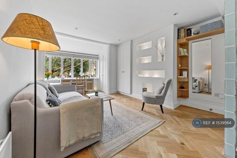 Studio to rent, Coniger Road, London, SW6