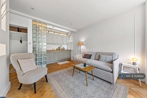 Studio to rent, Coniger Road, London, SW6