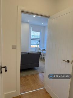 1 bedroom flat to rent, London, London, N12