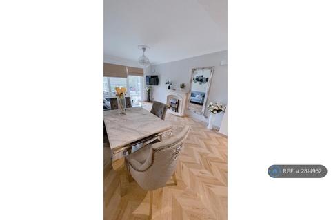 3 bedroom flat to rent, Monkton Court, Bournemouth, BH4