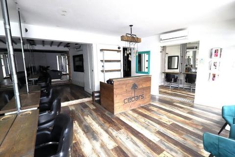 Retail property (high street) for sale, 25 High St Bushey WD23 1BD